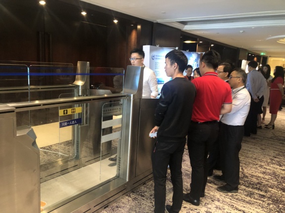 乐投(中国)letou·官方网页版,参加上海峰会，开启智慧机场服务新格局